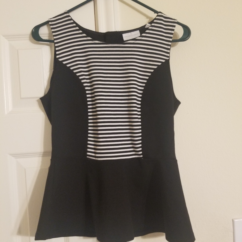 New York and Company peplum stretch top in Size Small